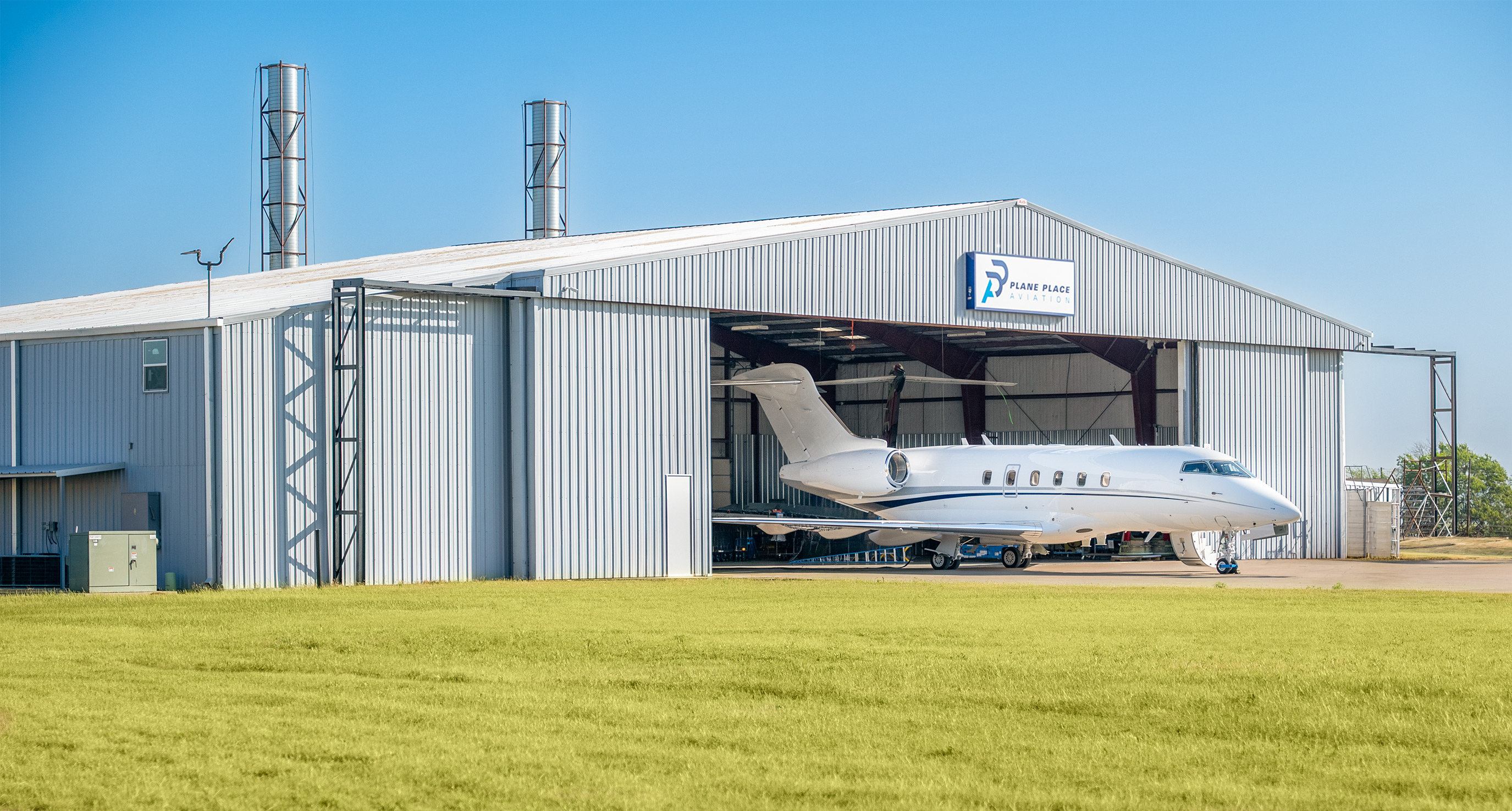 Bombardier Challenger in Hangar 98 at Plane Place Aviation, Cleburne, TX